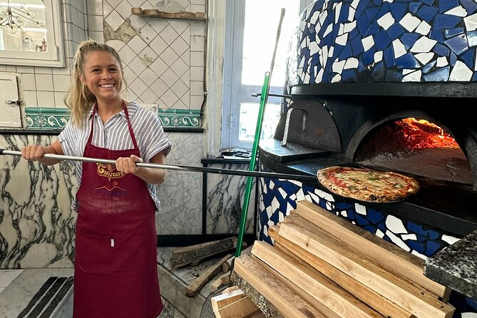 Real Neapolitan Pizza Class in a Historic Pizzeria - Lunch with your own pizza