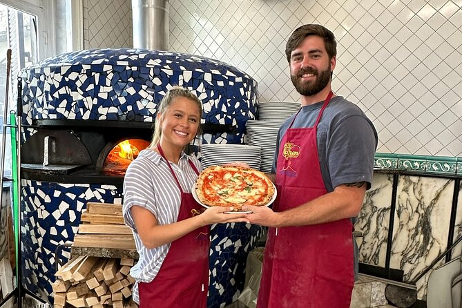 Real Neapolitan Pizza Class in a Historic Pizzeria - Meeting the pizza makers at 11:00 a.m.