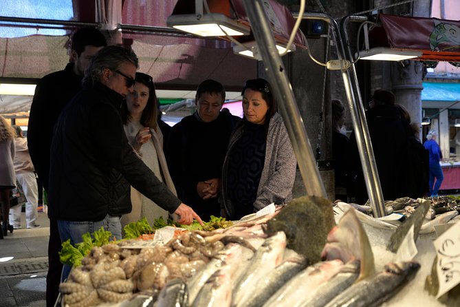 Rialto Market Tour with Hands on Cooking Class, Wine & Tiramisu - The chefs and the feel of the class