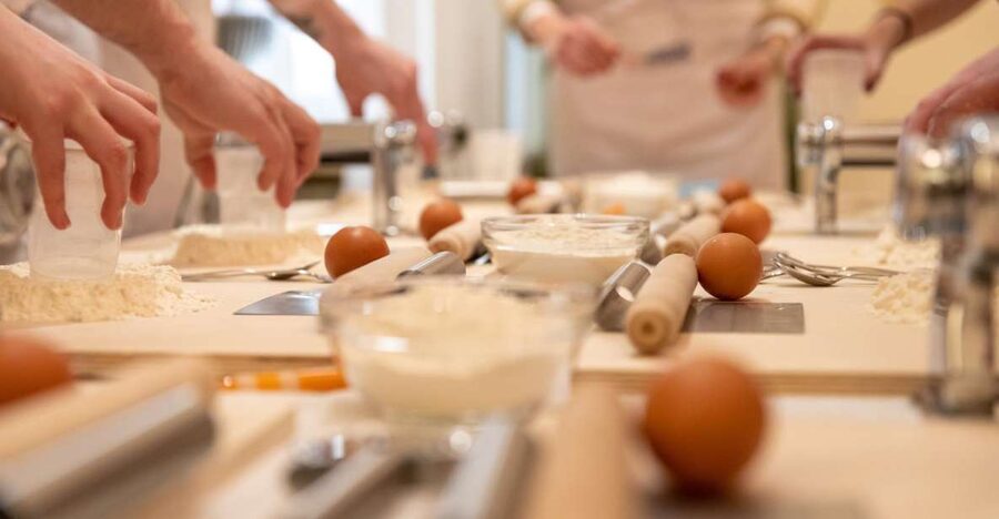 Rimini: Pasta & Tiramisu Cooking Class at a Local's Home - Arriving at the local host’s home