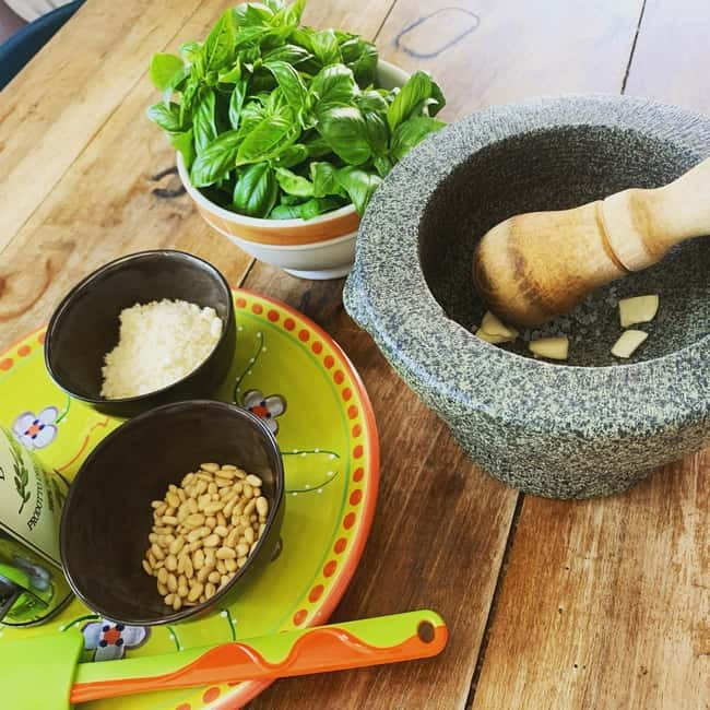 Riomaggiore: Pasta and Tiramisù Cooking Class - What the class costs in time and value