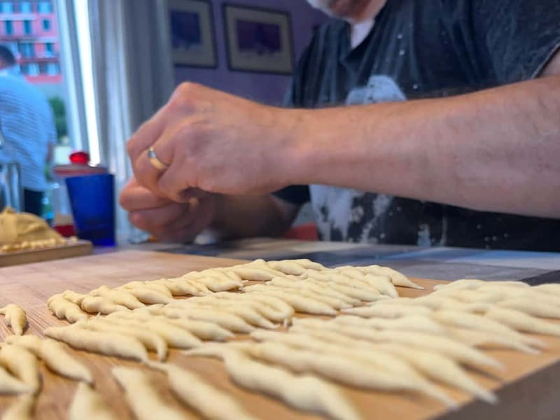 Riomaggiore: Pasta and Tiramisù Cooking Class - Entering Luca’s 16th-century home