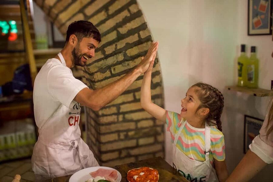 Rome 2-in-1: Pizza & Tiramisu Cooking MasterClass - The chefs and the tone of the class