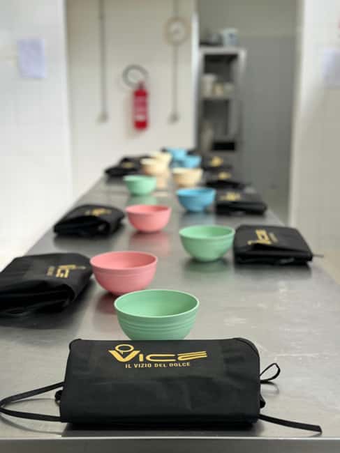 Rome: Cannoli, Gelato, Tiramisu Baking & Cooking Class - Seeing how Italian gelato is made