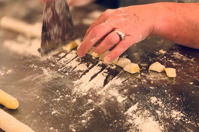 Rome Cooking: Pasta & Tiramisu Making, Free-Flowing Fine Wine - Starting with Italian specialties at La Nicchia Cafè