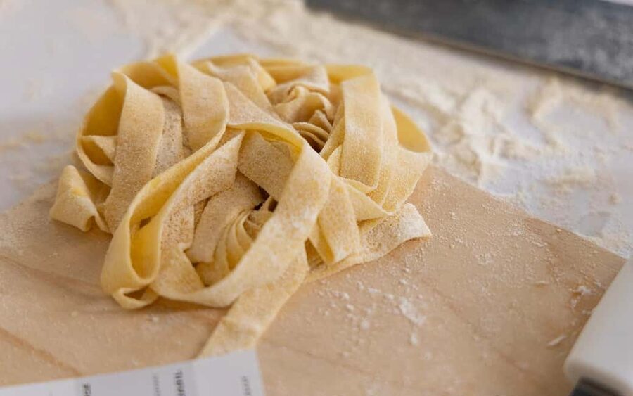 Rome: Enjoy Spritz and Pasta Making in Piazza Navona - Why the teaching style matters