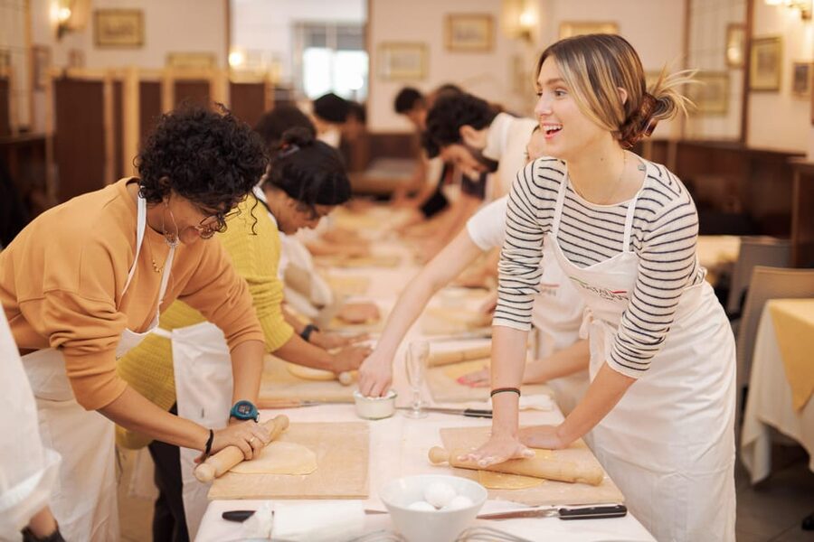 Rome: Fettuccine Pasta Cooking Class in Rome's City Center - What the two-hour pasta class is really like