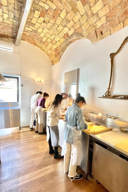 Rome: Five Shapes of Pasta Cooking Class in Ancient Tavern - Five pasta shapes in one Roman kitchen