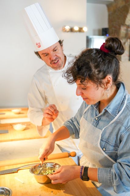 Rome: Five Shapes of Pasta Cooking Class in Ancient Tavern - Who should book this class?