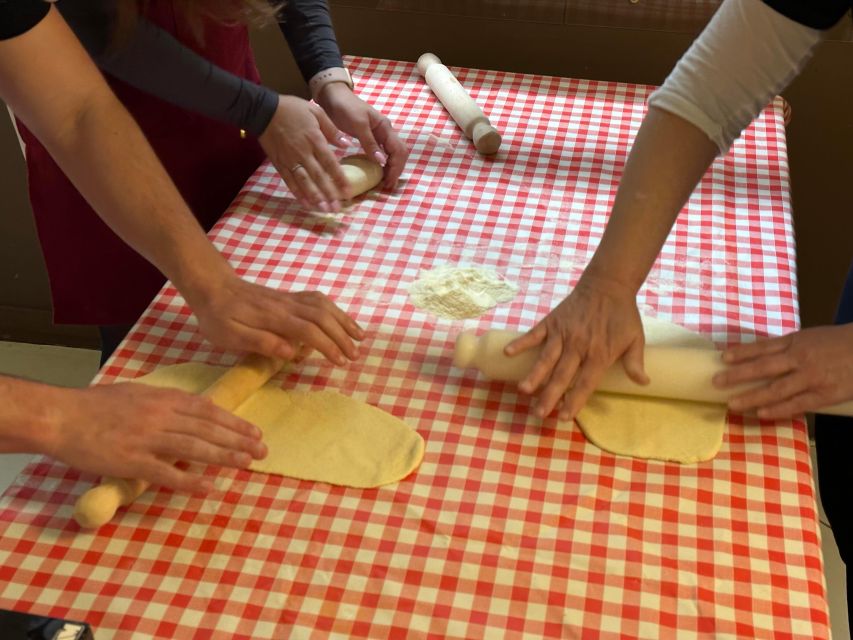 Rome: Homemade Pasta and Tiramisu Cooking Class - What the teaching is really like