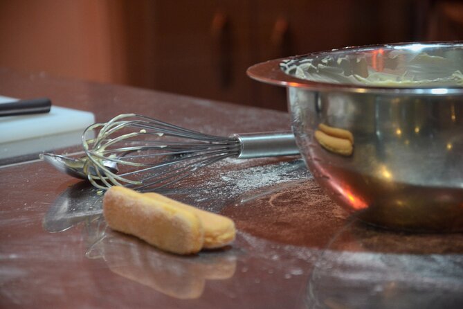 Rome: Lasagna, Fettuccine Pasta and Tiramisu Cooking Class - A small group with room for individual help
