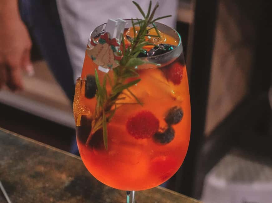 Rome: Make Pasta & Mix 3 Italian Spritz Near the Colosseum - Who should book this pasta and spritz class?