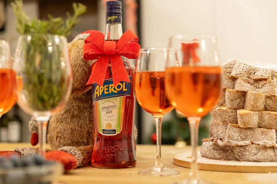 Rome: Make Pasta & Mix 3 Italian Spritz Near the Colosseum - Rolling and cutting fresh fettuccine