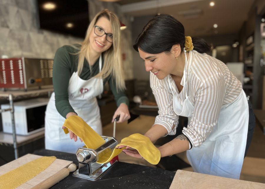 Rome: Pasta and Gelato Cooking Class with Wine or Beer - A relaxed meal with wine or a soft drink