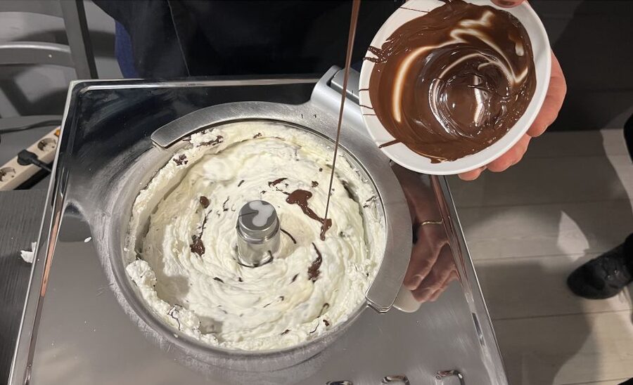 Rome: Pasta and Gelato Cooking Class with Wine or Beer - Location, timing, and practical value