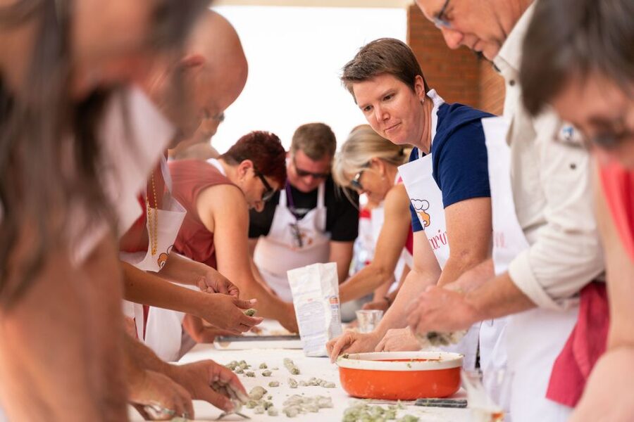 Rome: Pasta and Tiramisu Class at a Local's Home - Practical details that affect your decision