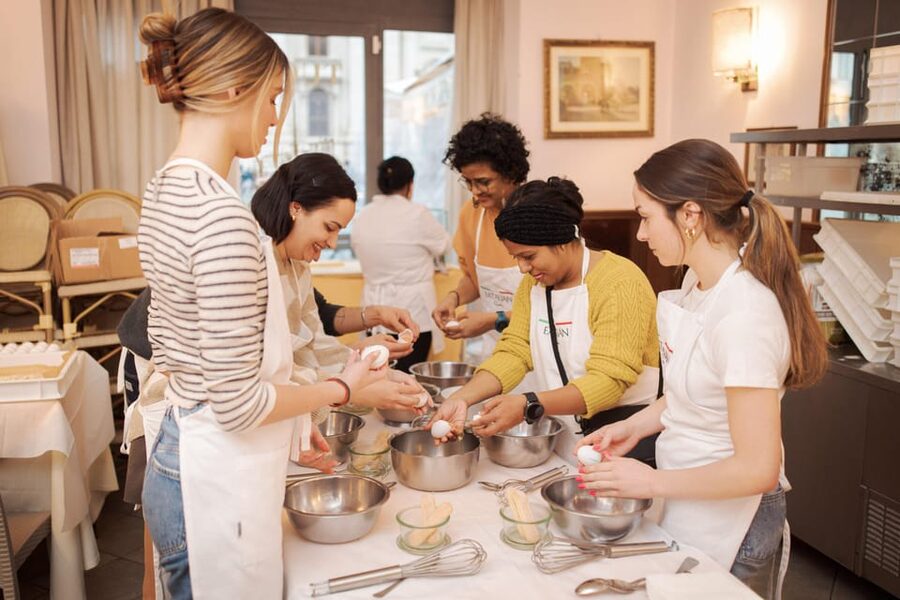 Rome: Pasta and Tiramisu Cooking Class in Piazza Navona - Choosing your Roman pasta sauce