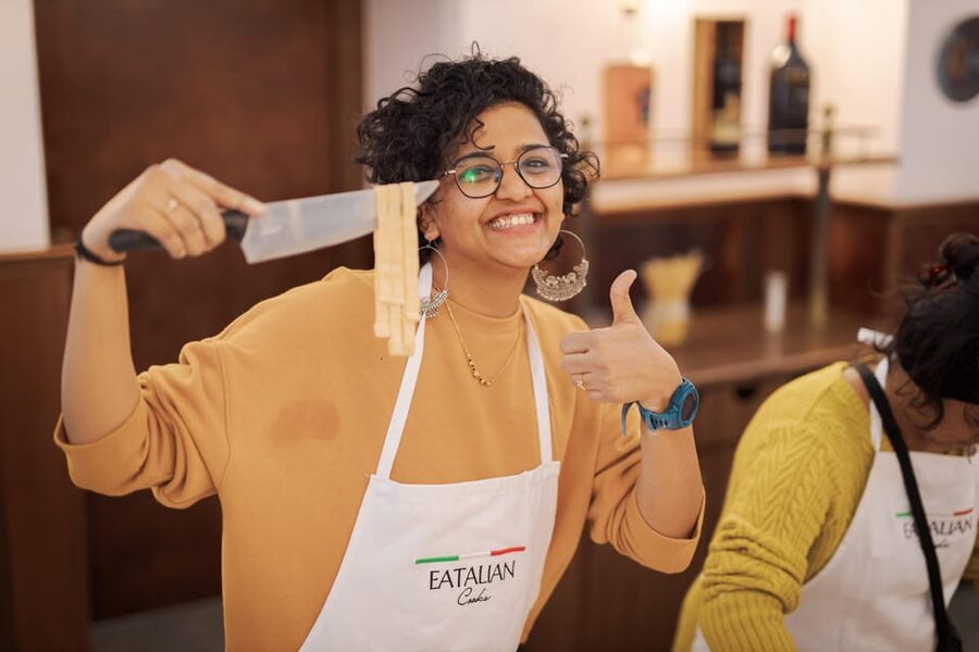 Rome: Pasta and Tiramisu Cooking Class in Piazza Navona - The instructors and group atmosphere
