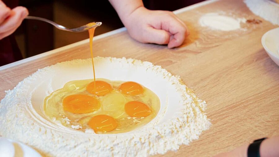 Rome: Pasta and Tiramisu Cooking Class with Prosecco - The small details that improve the experience