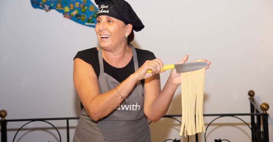 Rome: Pasta and Tiramisu Shared Cooking Class with Wine - Key points to know before booking