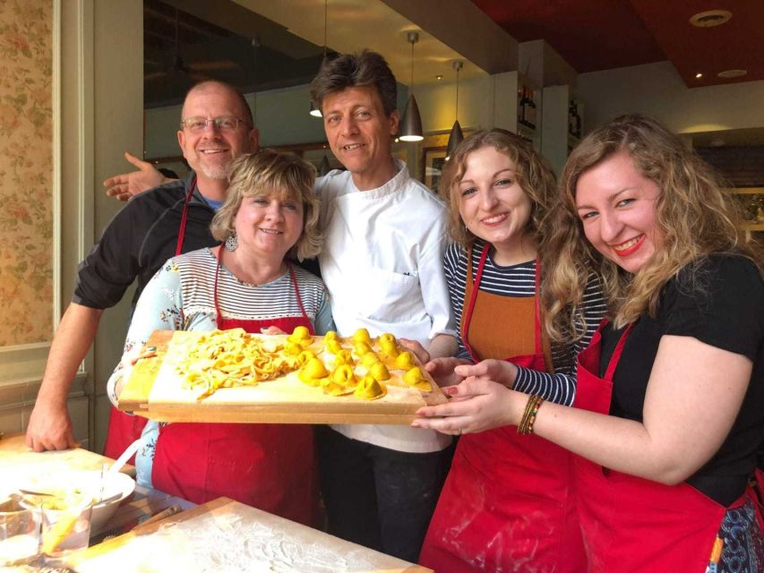 Rome: Pasta Making Workshop with Lunch - Language and booking points that matter