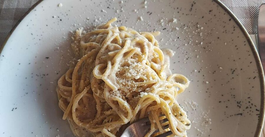 Rome: Pasta, Pizza & Gelato Tour in TRASTEVERE - Wine, Conversation, and Roman Dining