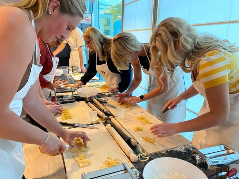 Rome: Pasta, Ravioli & Tiramisu Class with Unlimited Wine - Key points to know before booking