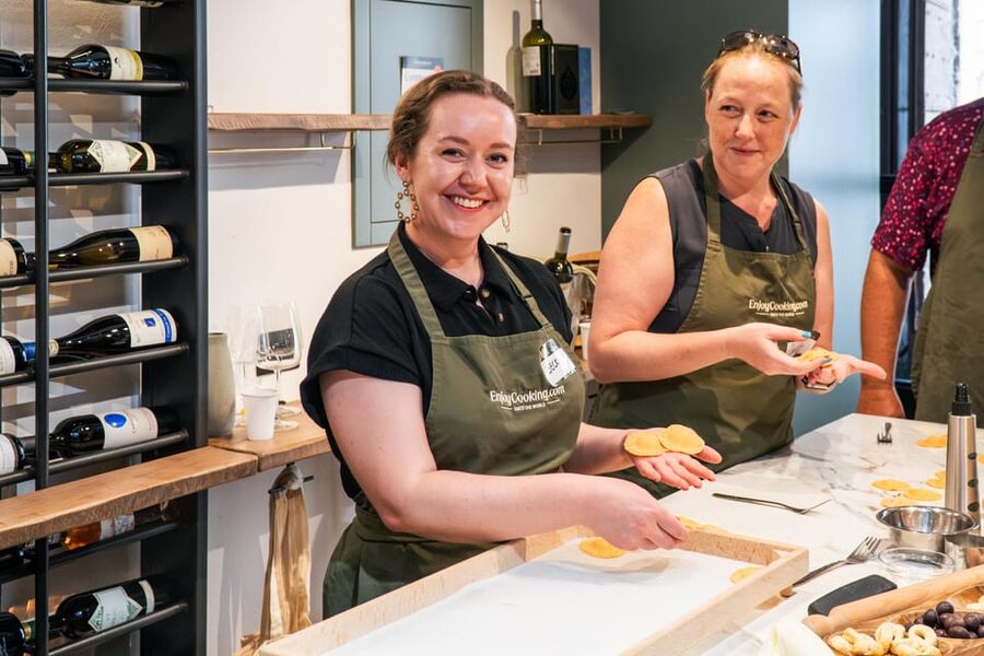 Rome: Pasta, Ravioli & Tiramisu Cooking Class by Colosseum - Booking advice and cancellation terms