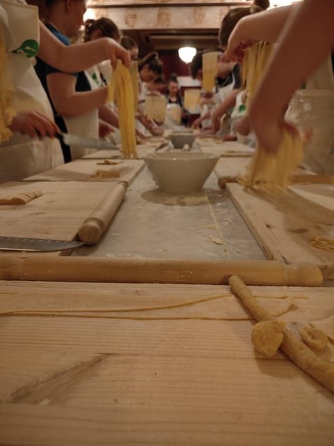 Rome: Pasta & Tiramisu Cooking Class near the Spanish Steps - Who should book this experience?