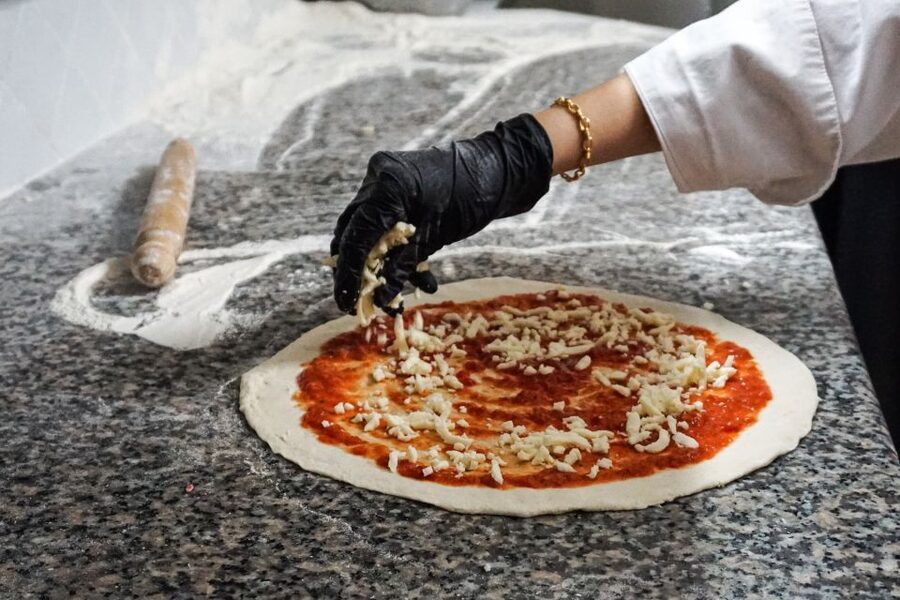 Rome: Pizza and Tiramisu Cooking Class in Piazza Navona - Practical planning for your Rome schedule