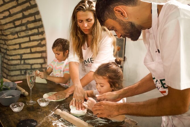 Rome: Pizza and Tiramisu Cooking Class Near the Colosseum - A cooking class beside the Colosseum