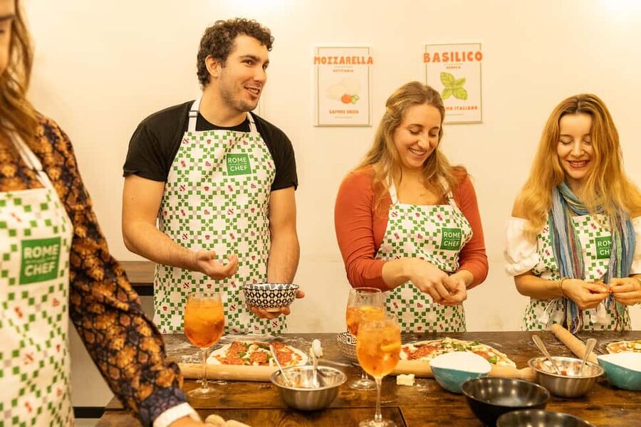 Rome: Pizza Making Cooking Class With Spritz Cocktails - Tips for getting the most from the evening