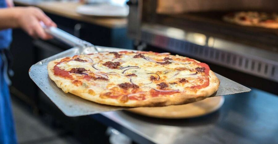 Rome: Private Tour for Kids w/ Gelato & Pizza by Night - Piazza Navona gives the tour an easy start