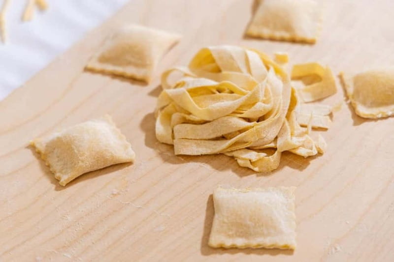 Rome: Ravioli, Fettuccine and Tiramisu Cooking Class - Learning pasta dough from scratch