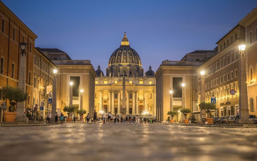 Rome: Small-Group Night Tour with Pizza and Gelato - What the minivan changes