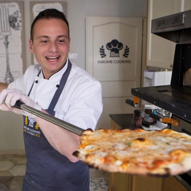 Rome: Traditional Pizza and Gelato Making Class - Choosing between Bianca and Rosso