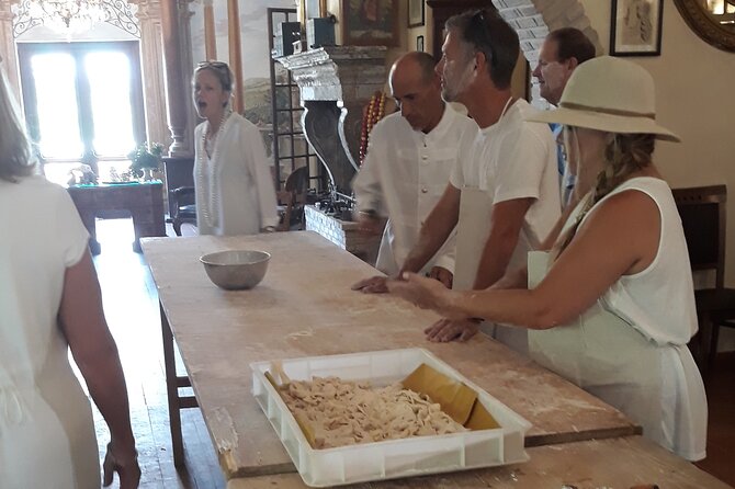 Rome: Wine Tour & Pizza Making Class in a Frascati's vineyard - 5 hours - Why Frascati makes a good break from Rome