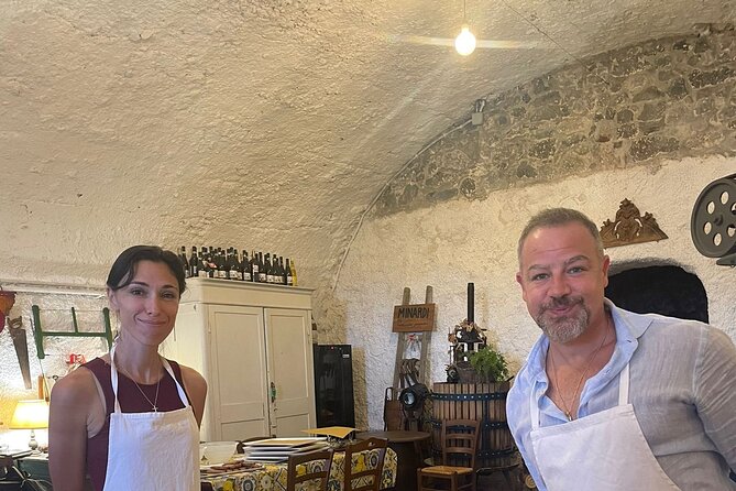 Rome: Wine Tour & Pizza Making Class in a Frascati's vineyard - 5 hours - Small group size and a personal feel