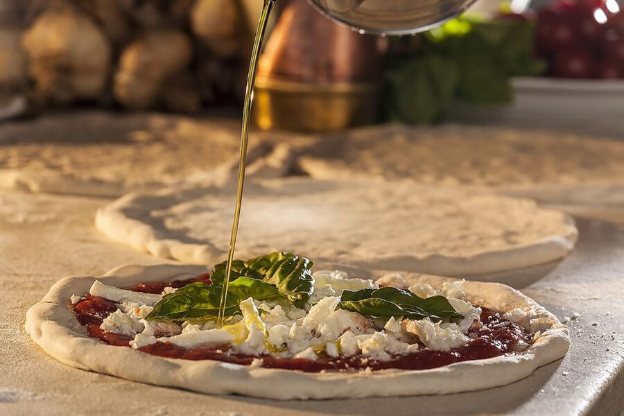 San Gimignano: 2-Hour Pizza Class & Wine Tasting - Why the wine tasting changes the value