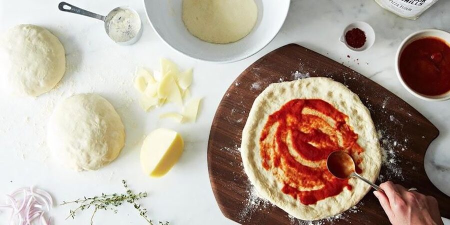 San Gimignano: 2-Hour Pizza Class & Wine Tasting - Weather and the fixed schedule