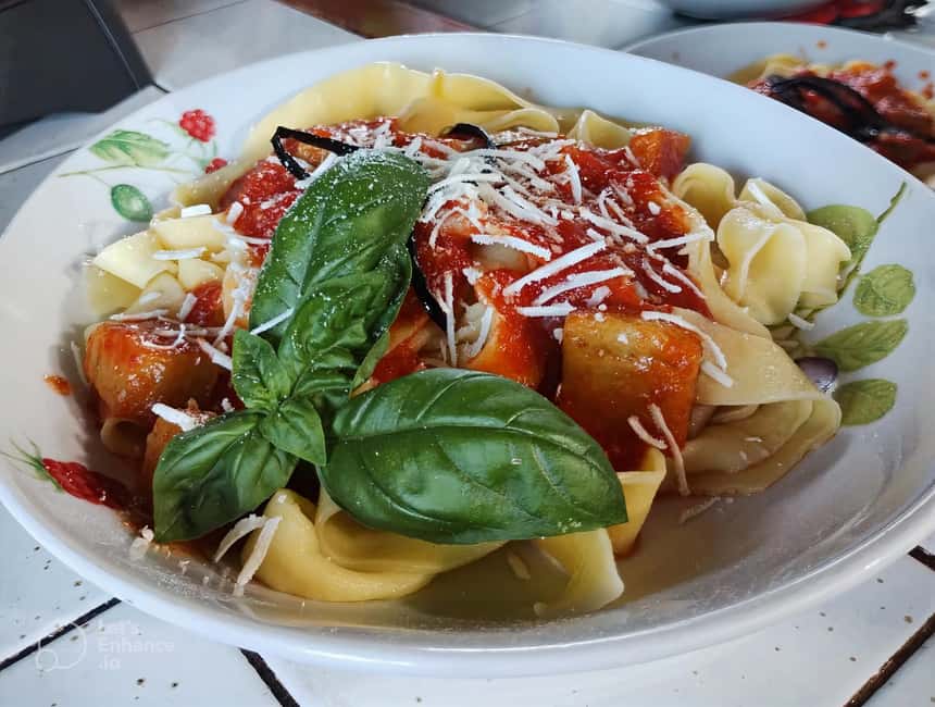Sciacca: Traditional Pasta Class With Wine Included - Arriving at Accursia’s Sicilian garden