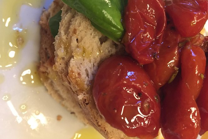 Semi private Pasta Class Vegetarian Organic - A small kitchen format with Chef Vary