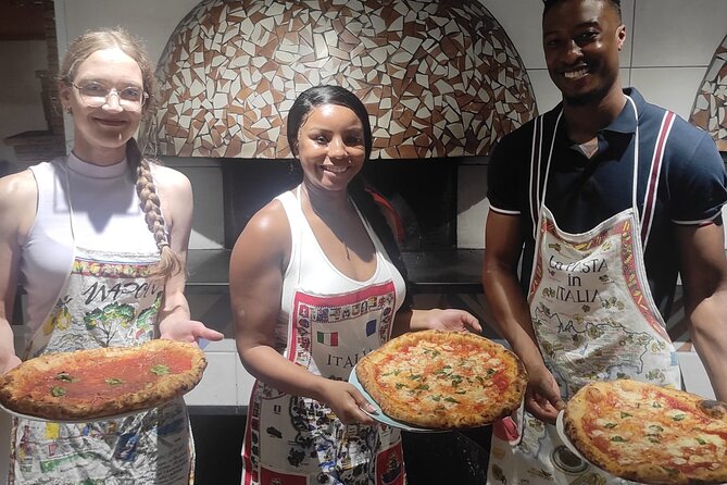 Semi-Private Pizza Making Experience in Naples with Drink - The people make the class feel personal