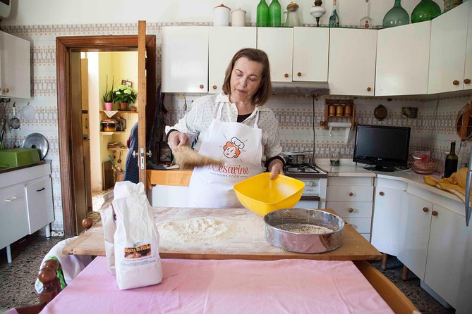 Share your Pasta Love: Small group Pasta and Tiramisu class in Pescara - Eating what you make around the table