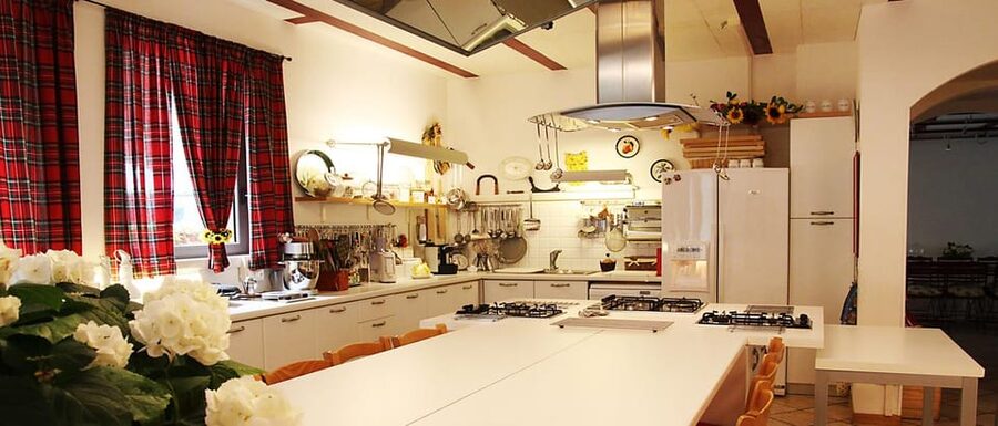 Siena: Traditional Tuscan Cooking Class with Fresh Pasta - Starting with Tuscan dishes, soup, and local produce