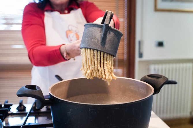 Small group Pasta and Tiramisu class in Rimini - The value of cooking in a Rimini home