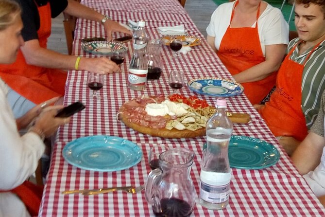 Sorrento Pizza Class with Wine, Limoncello and Transfer Included - Why the family setting matters