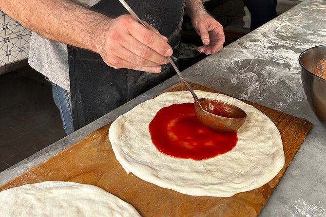 Sorrento Pizza Making Class with Local Pizzaiolo Hands on 100% - What you eat with the pizza