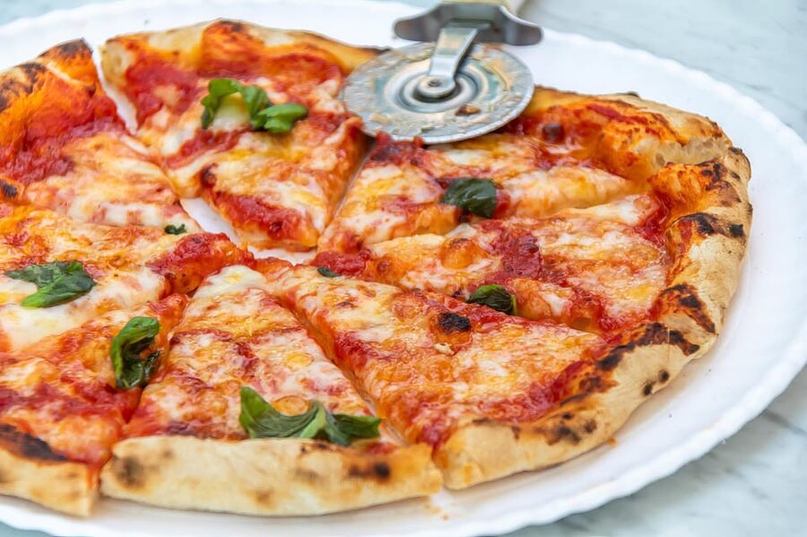 SORRENTO: Pizza School Mastering Neapolitan Delights - Food and drinks at the table