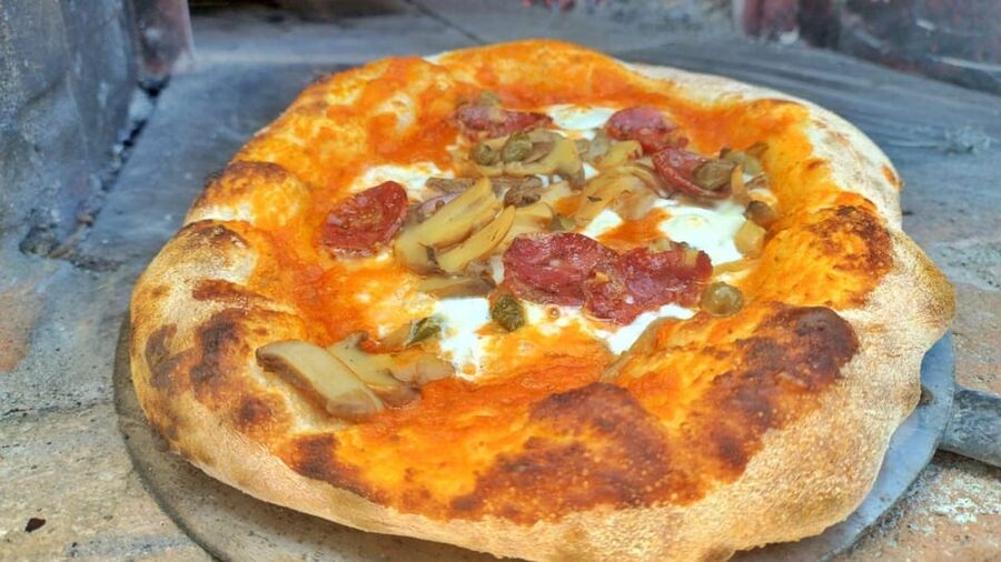 Sorso: pizza workshop in a villa with dinner - Language, access, and family details
